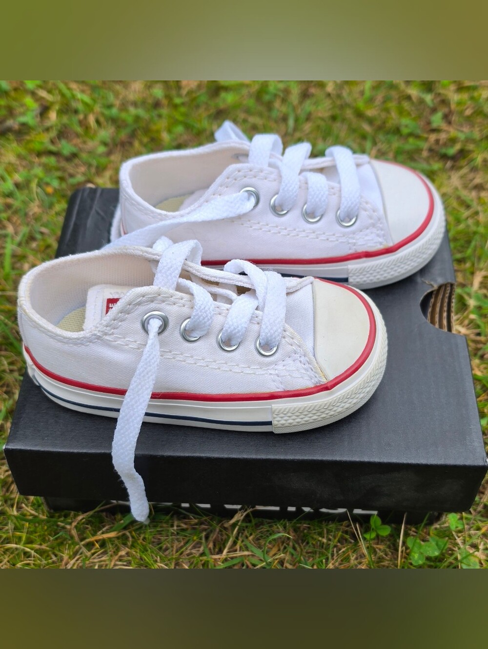 Converse Chuck Taylor White Low-Top Infant/Baby/Toddler Shoes - Size 4